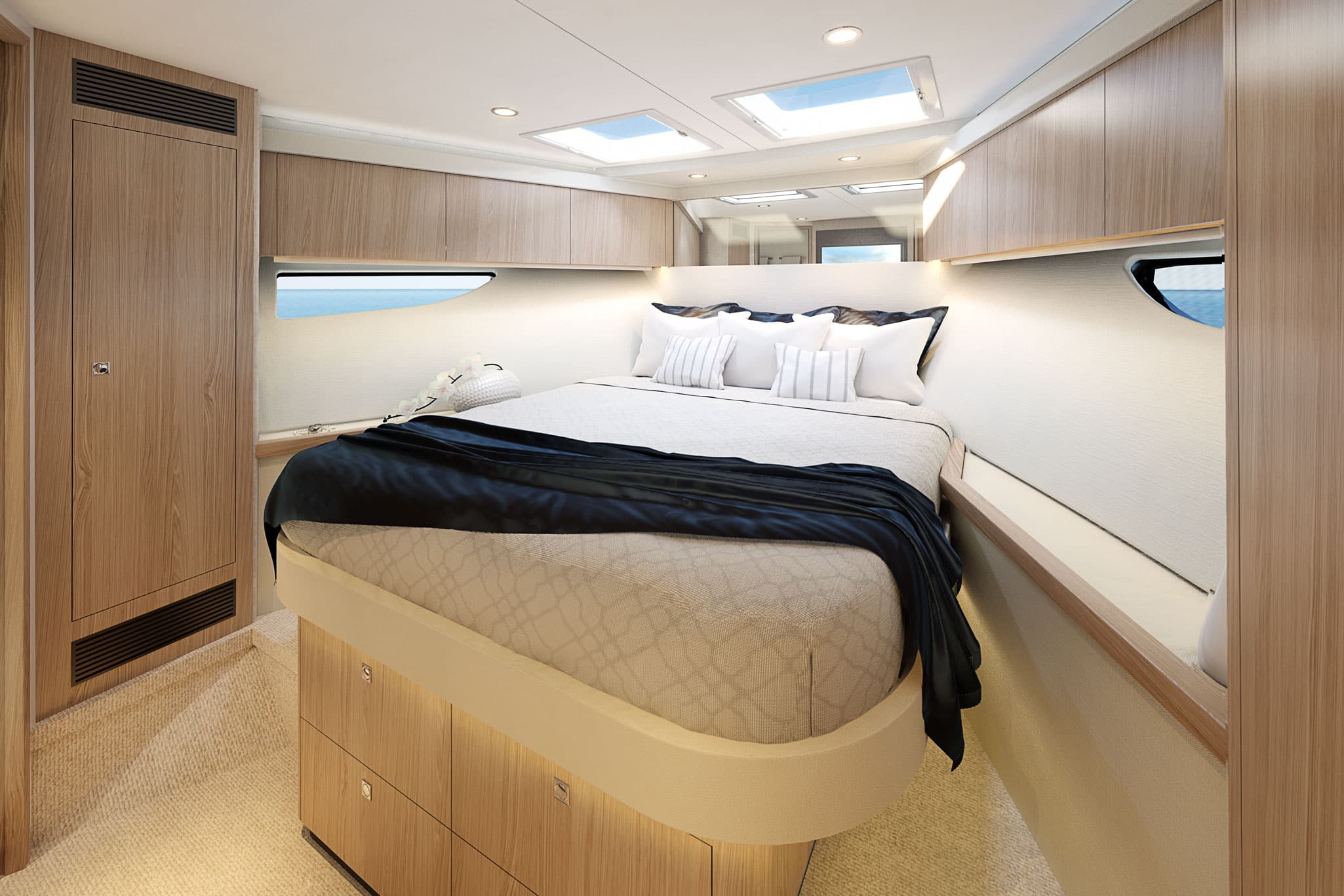 Bathed in natural light through tinted hull windows and twin overhead deck hatches, the VIP stateroom will delight your guests.