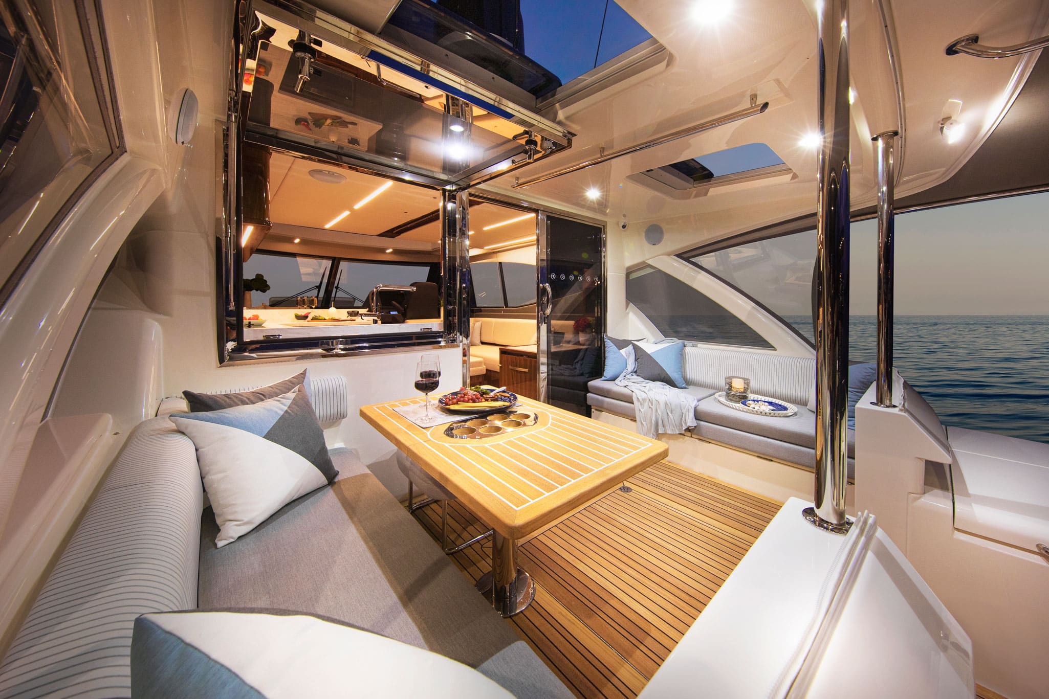 From bow to boarding platform, you’ll relish the Riviera attention to detail, handcrafted luxury and astonishing operational technology of the 505 SUV. This is cruising on an unprecedented scale of comfort and ease.
