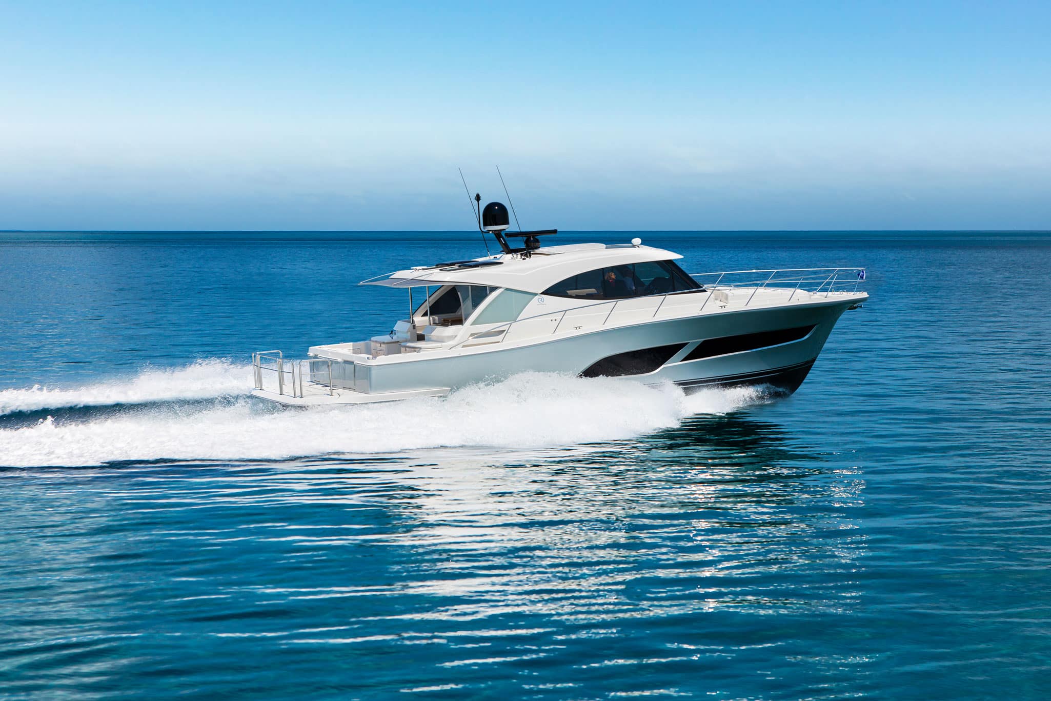 From bow to boarding platform, you’ll relish the Riviera attention to detail, handcrafted luxury and astonishing operational technology of the 505 SUV. This is cruising on an unprecedented scale of comfort and ease.