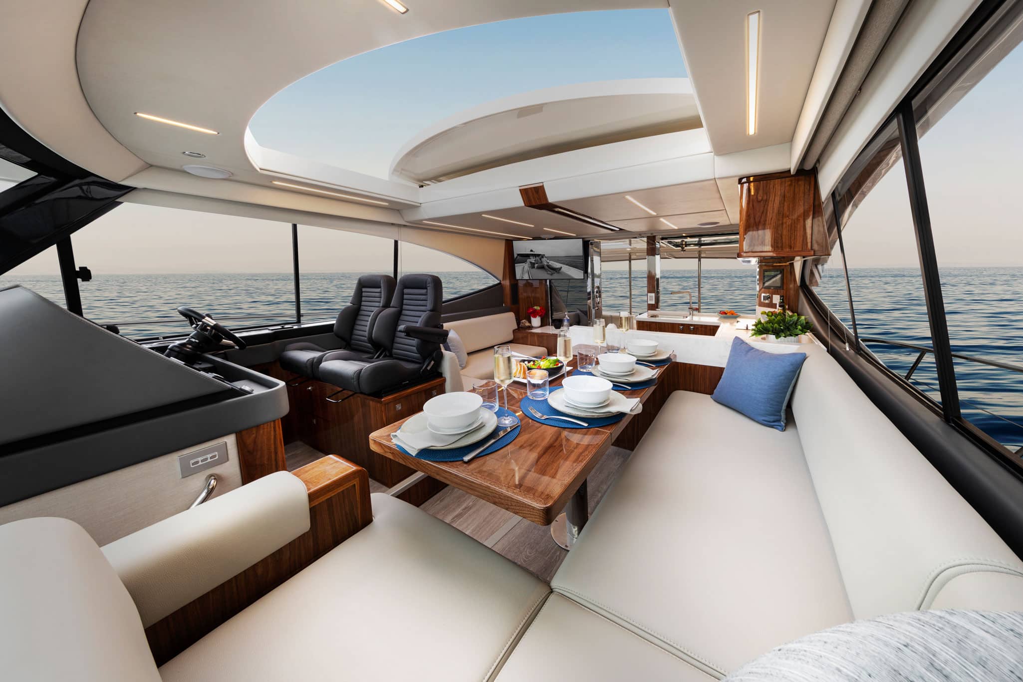 From bow to boarding platform, you’ll relish the Riviera attention to detail, handcrafted luxury and astonishing operational technology of the 505 SUV. This is cruising on an unprecedented scale of comfort and ease.