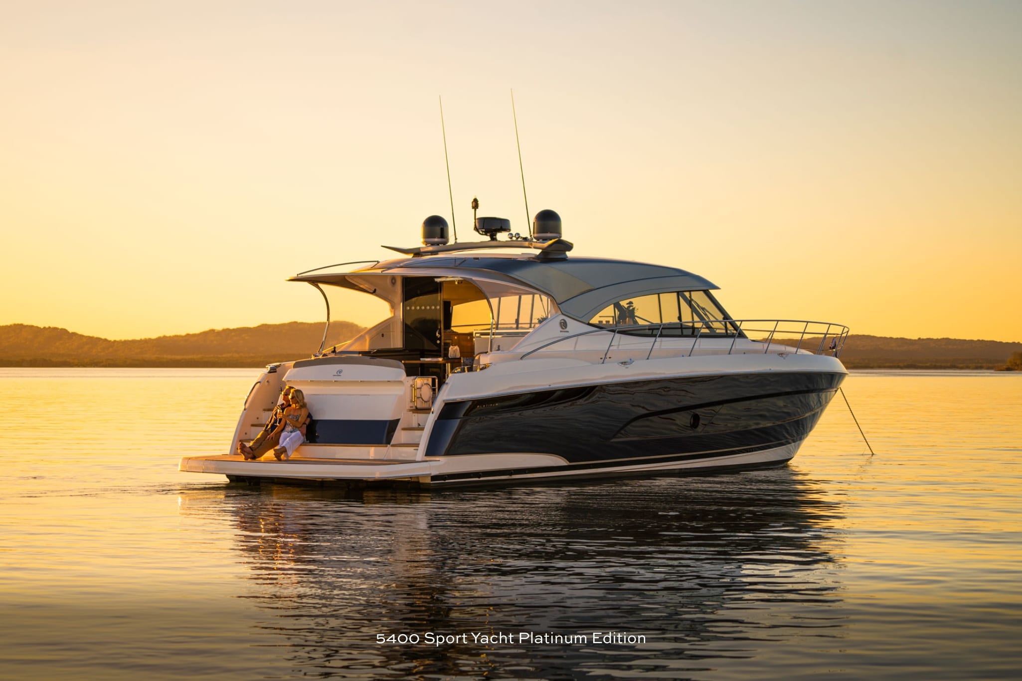 Meticulous design and engineering. Luxurious interiors that are world class. The Sport Yacht Platinum Edition Collection offers 4 superb models – 4600, 5400, 6000 and 6800.