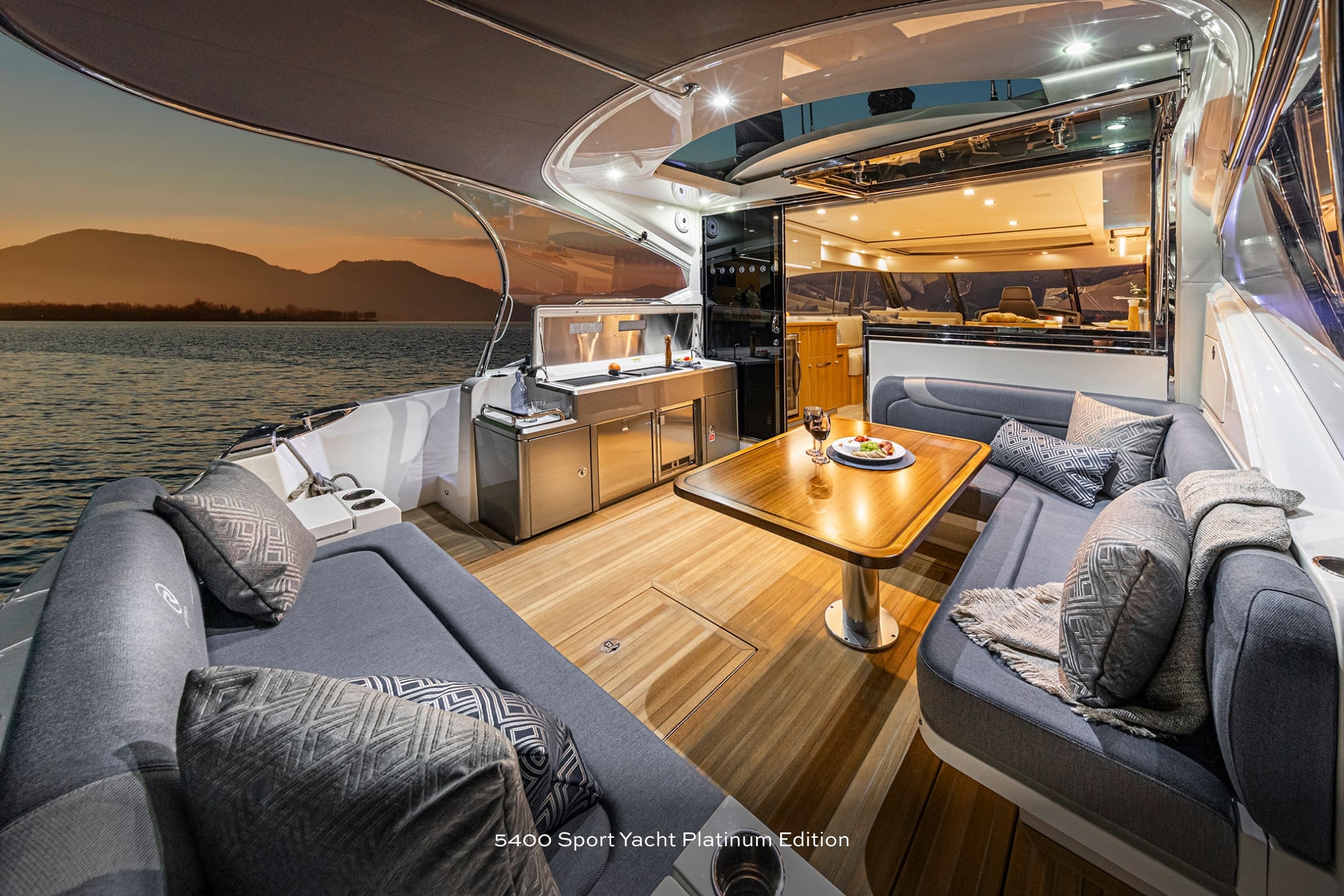 Meticulous design and engineering. Luxurious interiors that are world class. The Sport Yacht Platinum Edition Collection offers 4 superb models – 4600, 5400, 6000 and 6800.