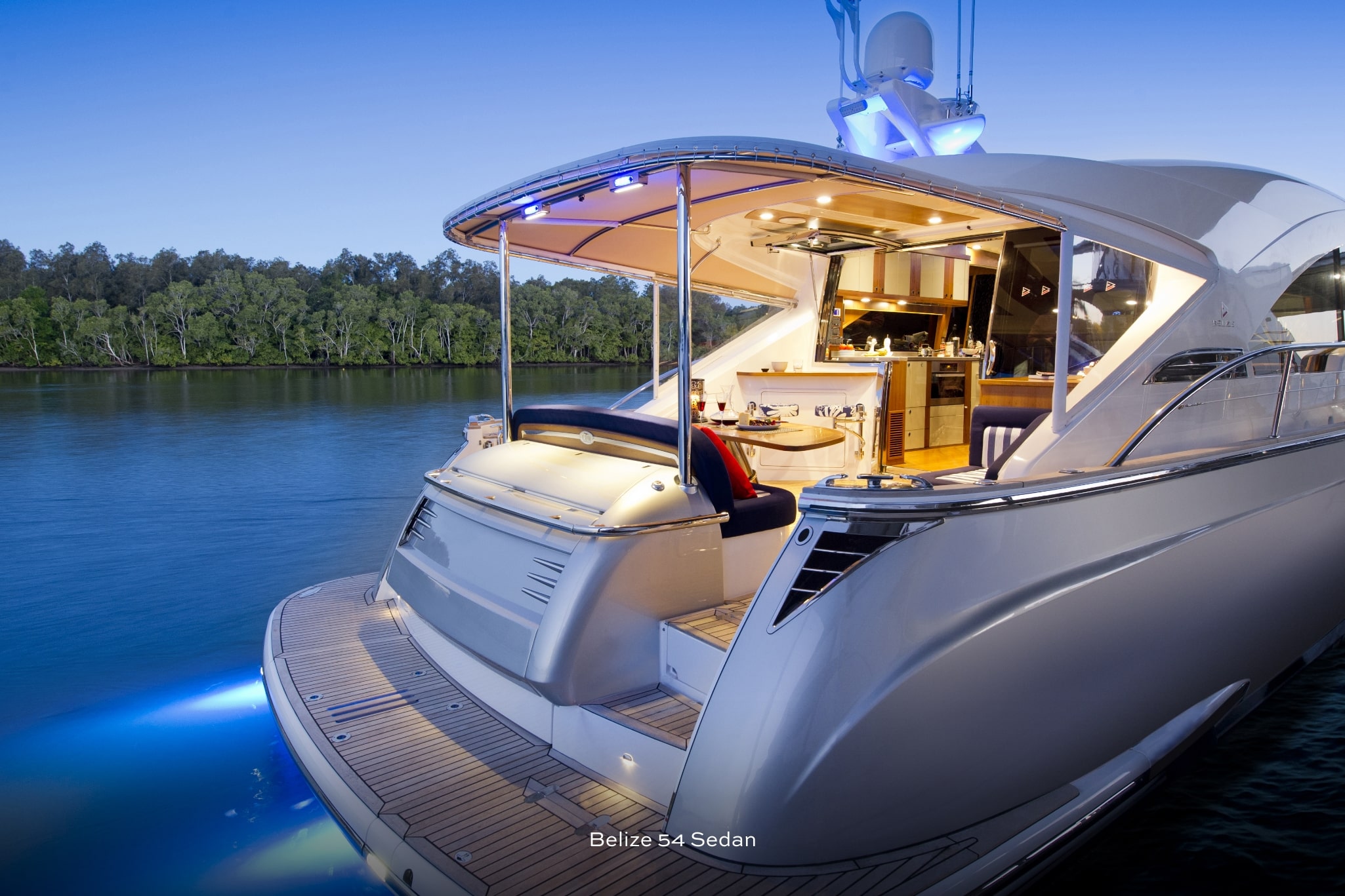 The modern classic that is the Belize Collection offers 4 grand models – Daybridge and Sedan in 54 and 66 feet.