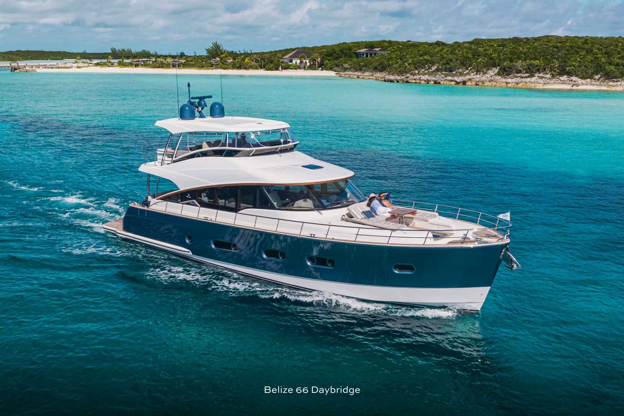 The modern classic that is the Belize Collection offers 4 grand models – Daybridge and Sedan in 54 and 66 feet.