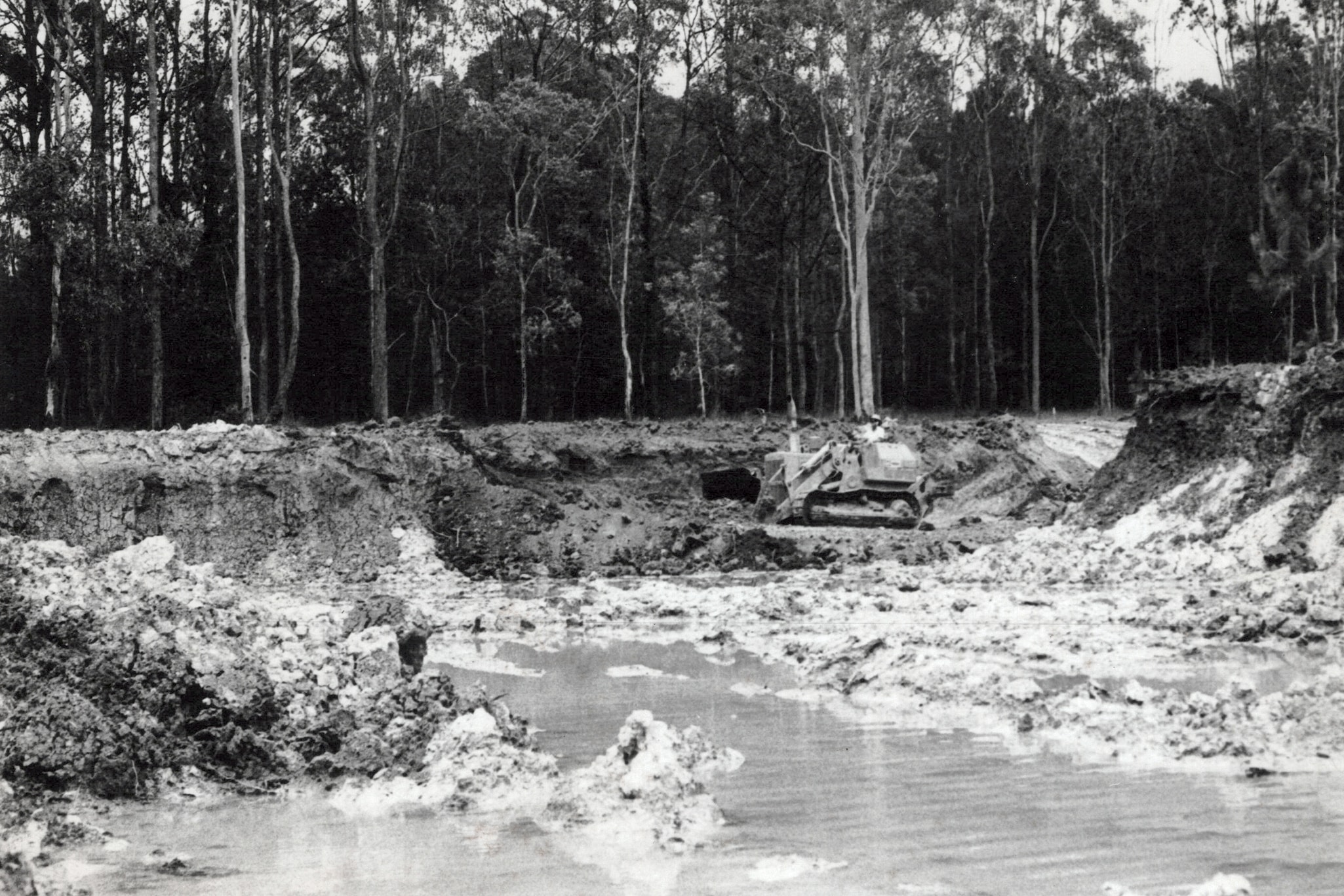 Dreamworld-under-construction-John-on-Dozer-02