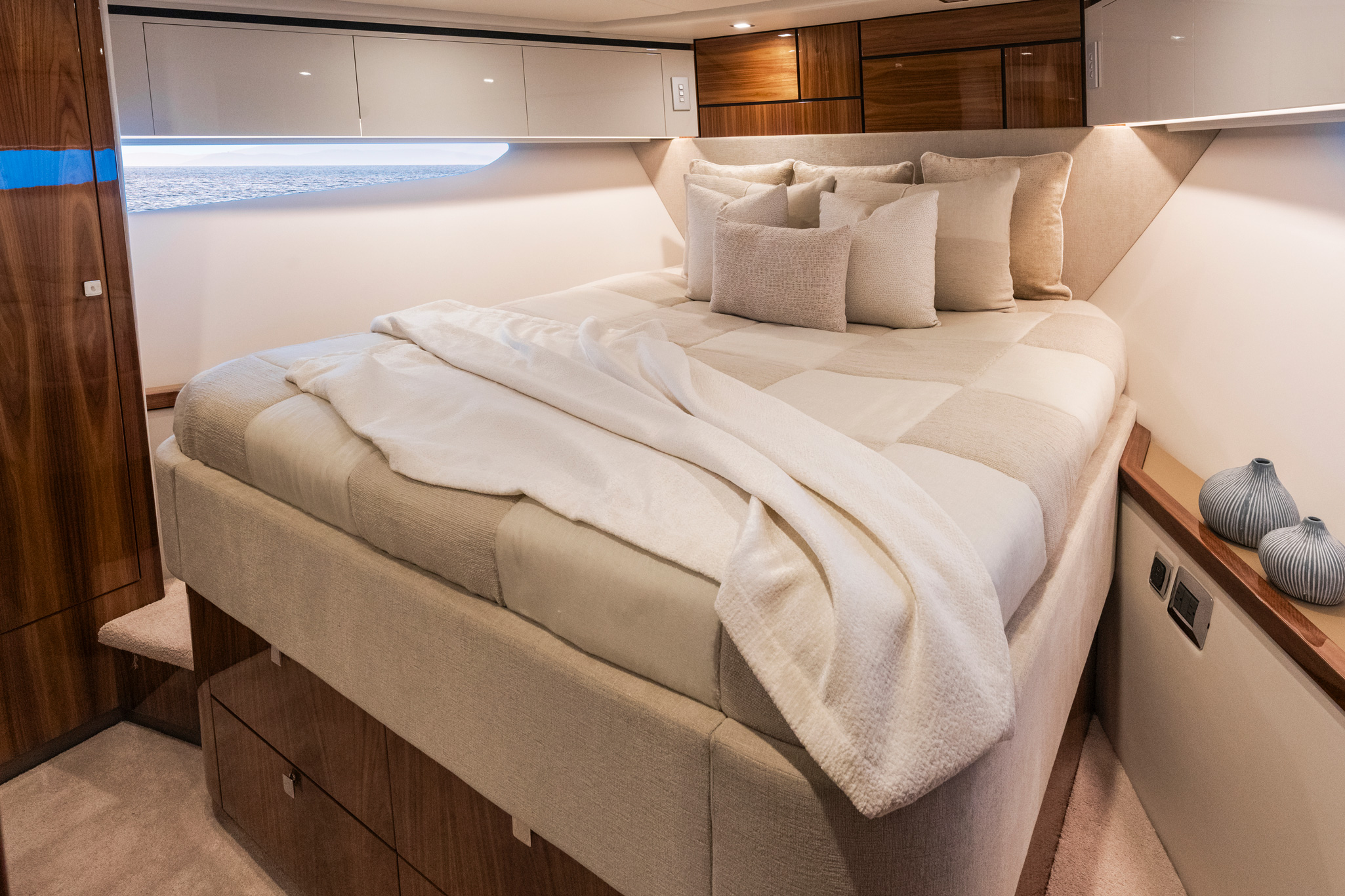 Dune Range VIP Stateroom