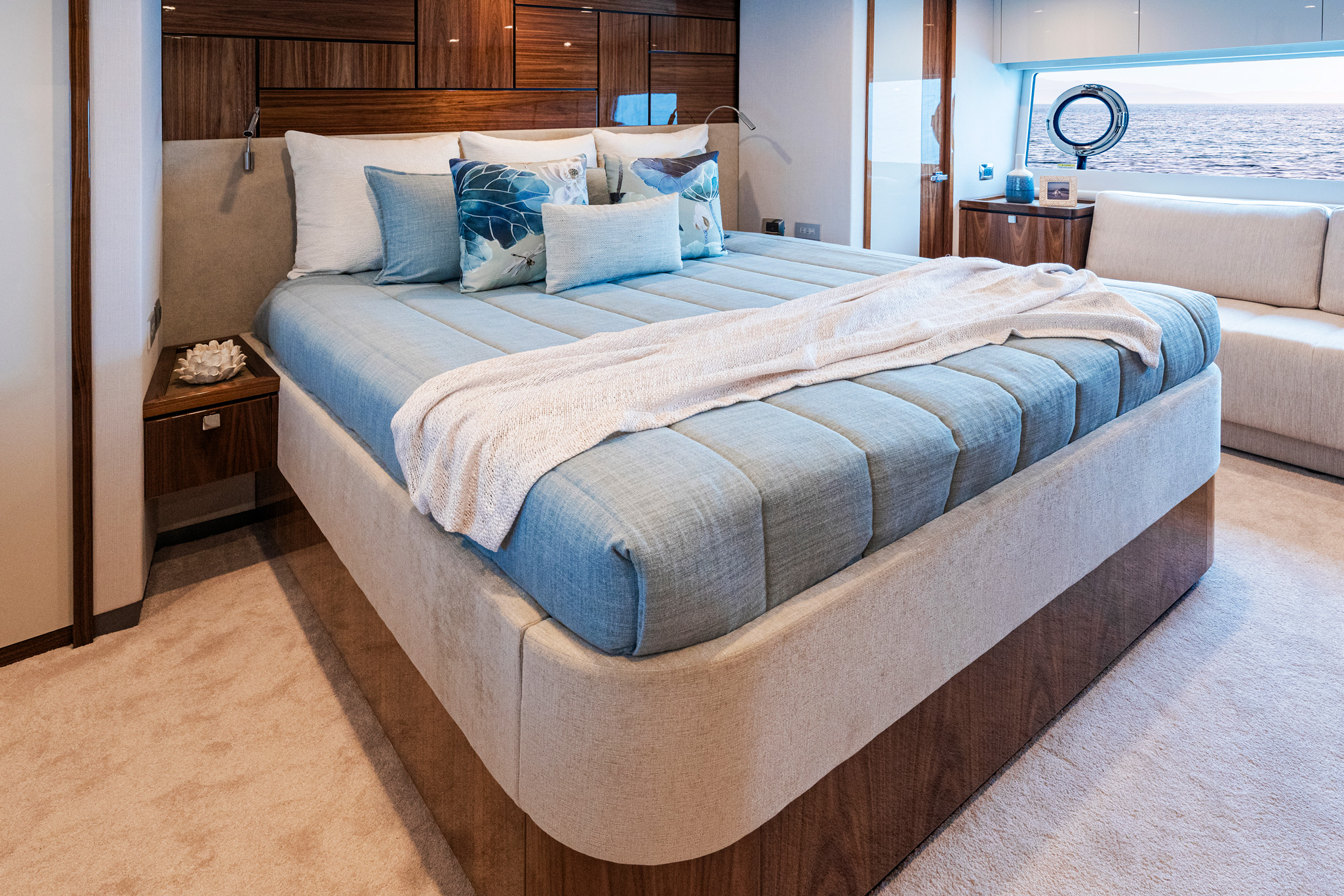Lotus---Master-Stateroom-01