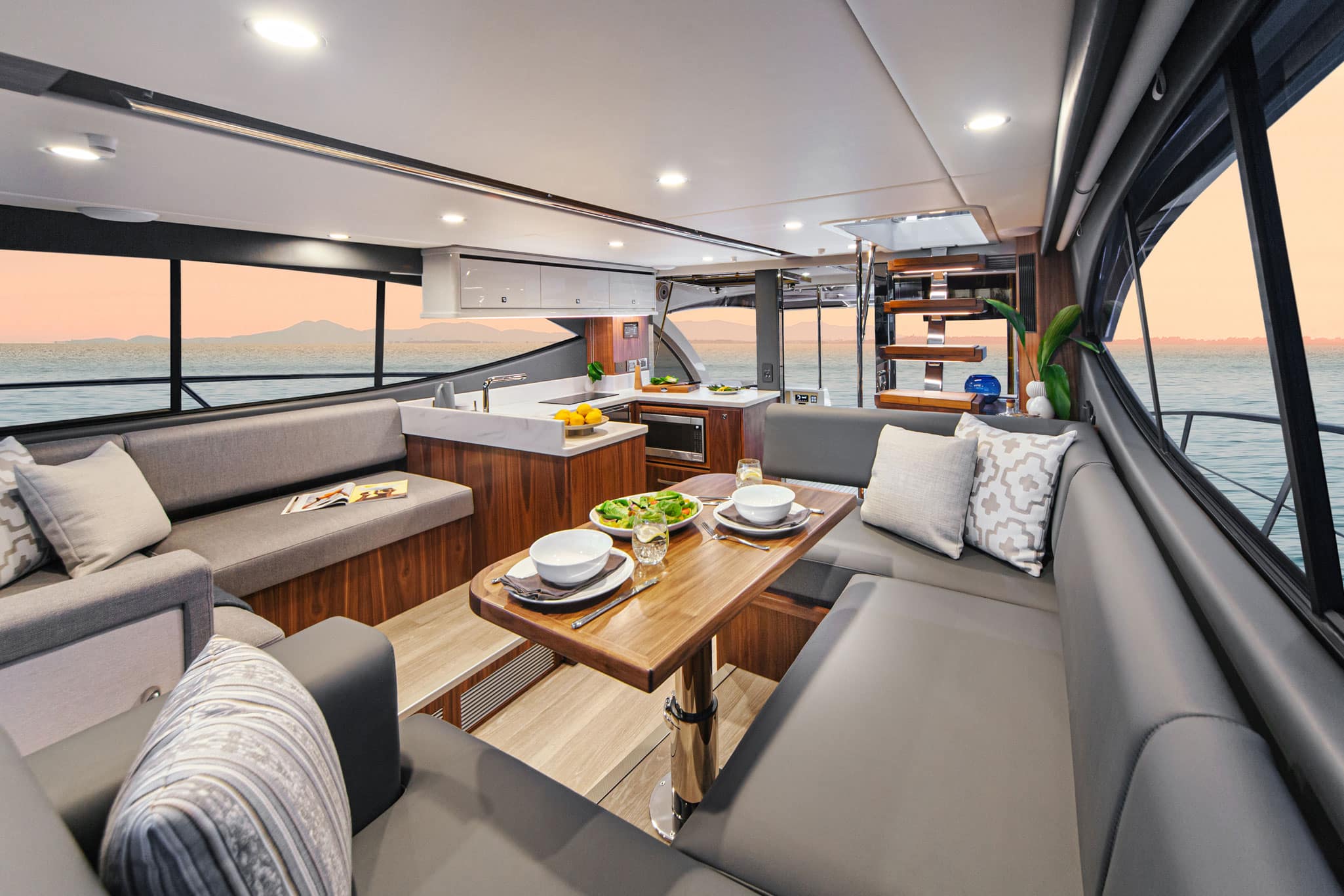 The 46 SMY saloon exudes refinement and luxury.