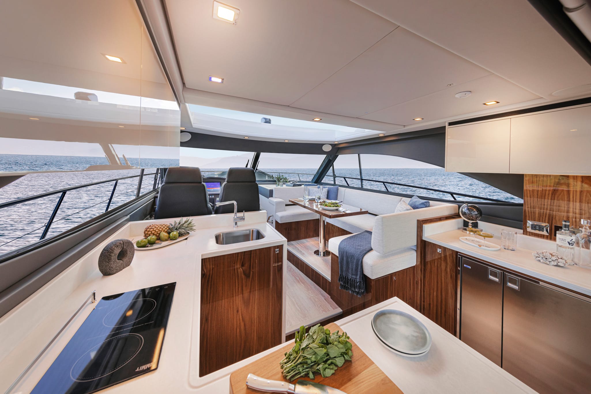 The platinum luxurious interior appointments of the 4600 Sport Yacht set this yacht apart from others in her class.