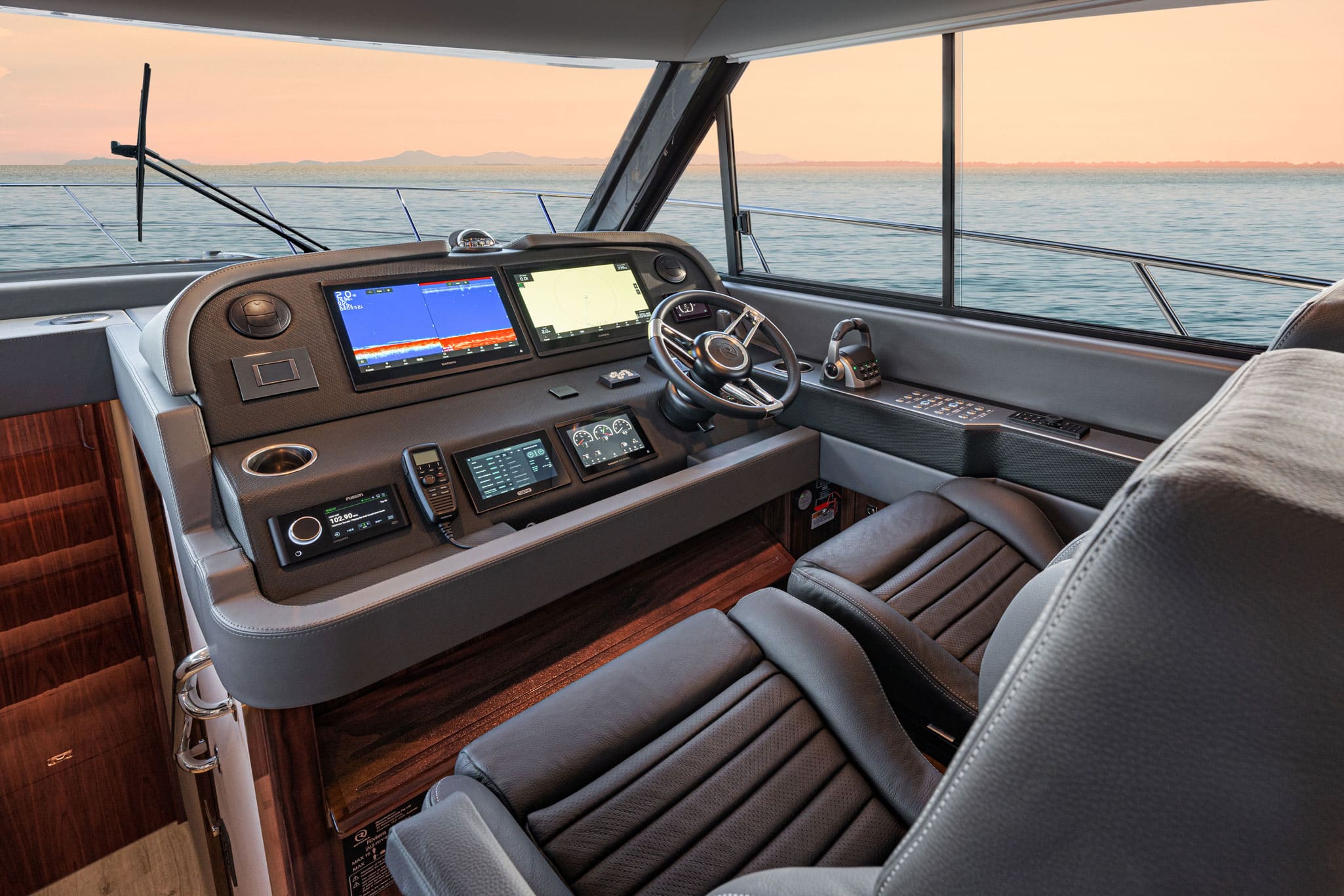 Rediscover the spirit of adventure with the Riviera 465 SUV