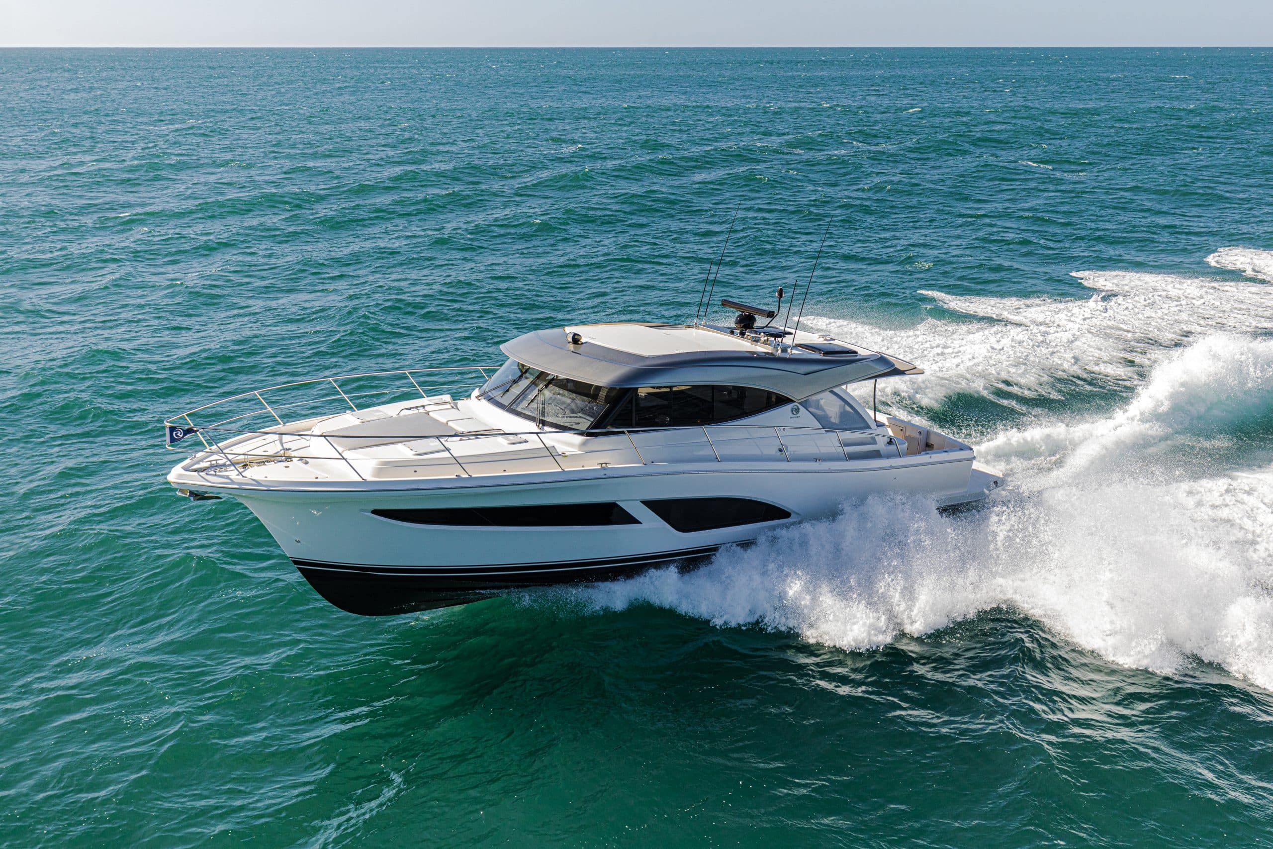 Rediscover the spirit of adventure with the Riviera 465 SUV