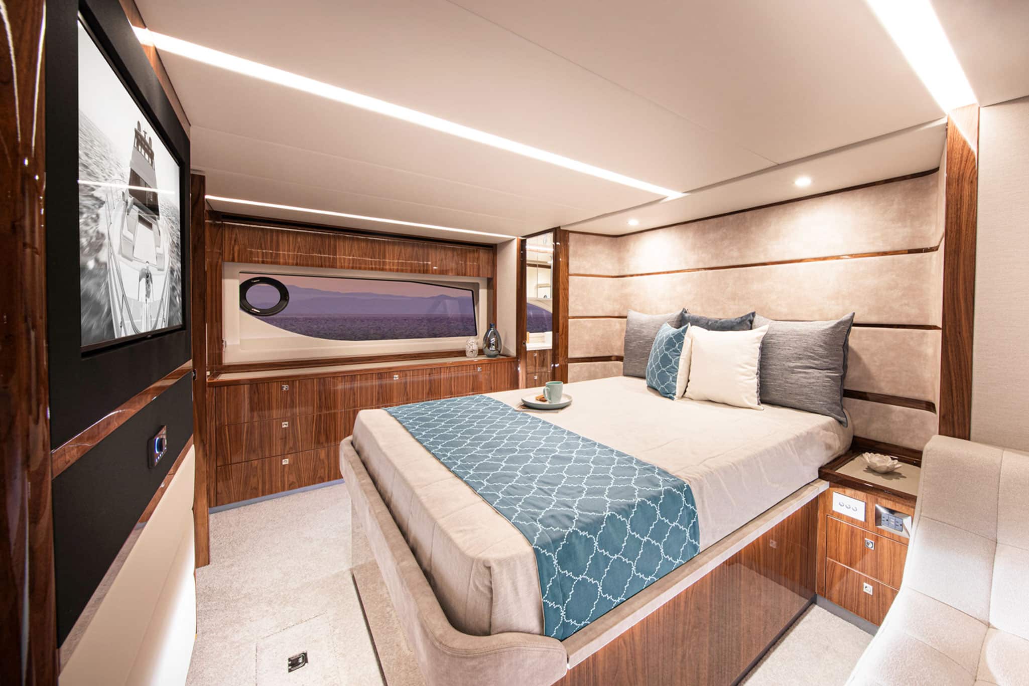 The Riviera 64 Sports Motor Yacht offers signature sports looks, sports performance and a sporting cockpit, renowned Riviera luxury appointments and superior offshore, extended capability