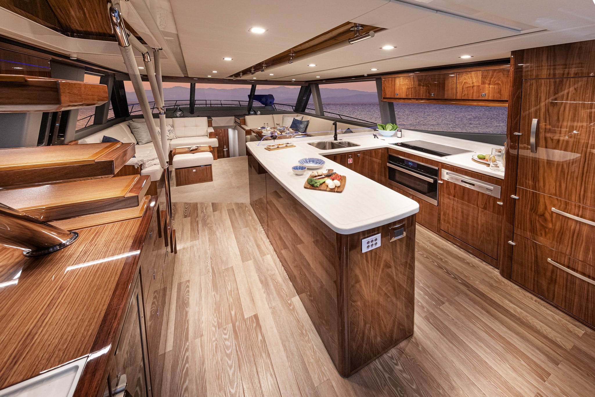 Located in the heart of the saloon, the beautifully designed modern galley features premium appliances, solid surface benchtops and extensive storage.
