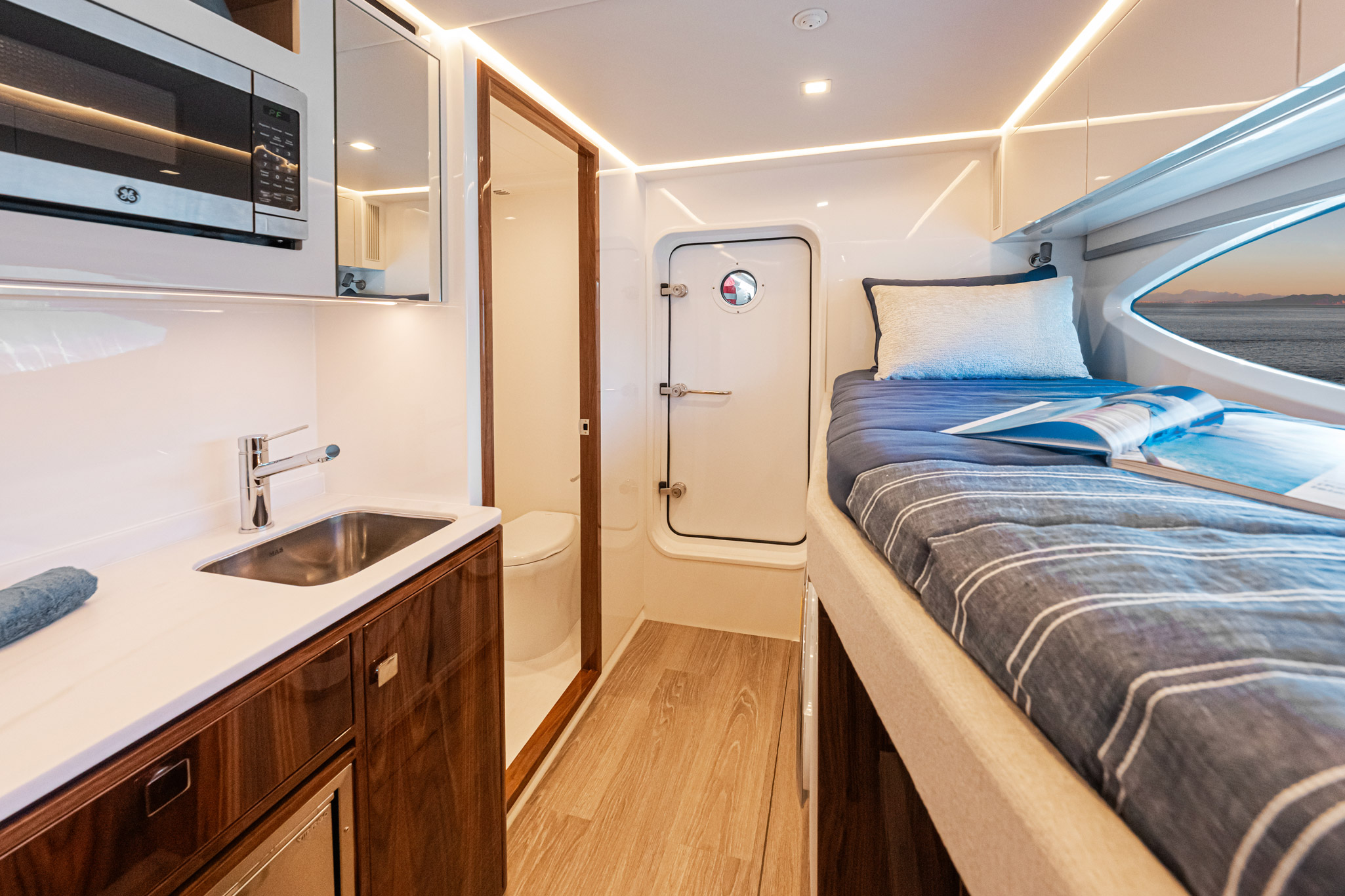 The 6800 offers the option to personalise your yacht in so many ways including the laundry, utility or crew cabin.