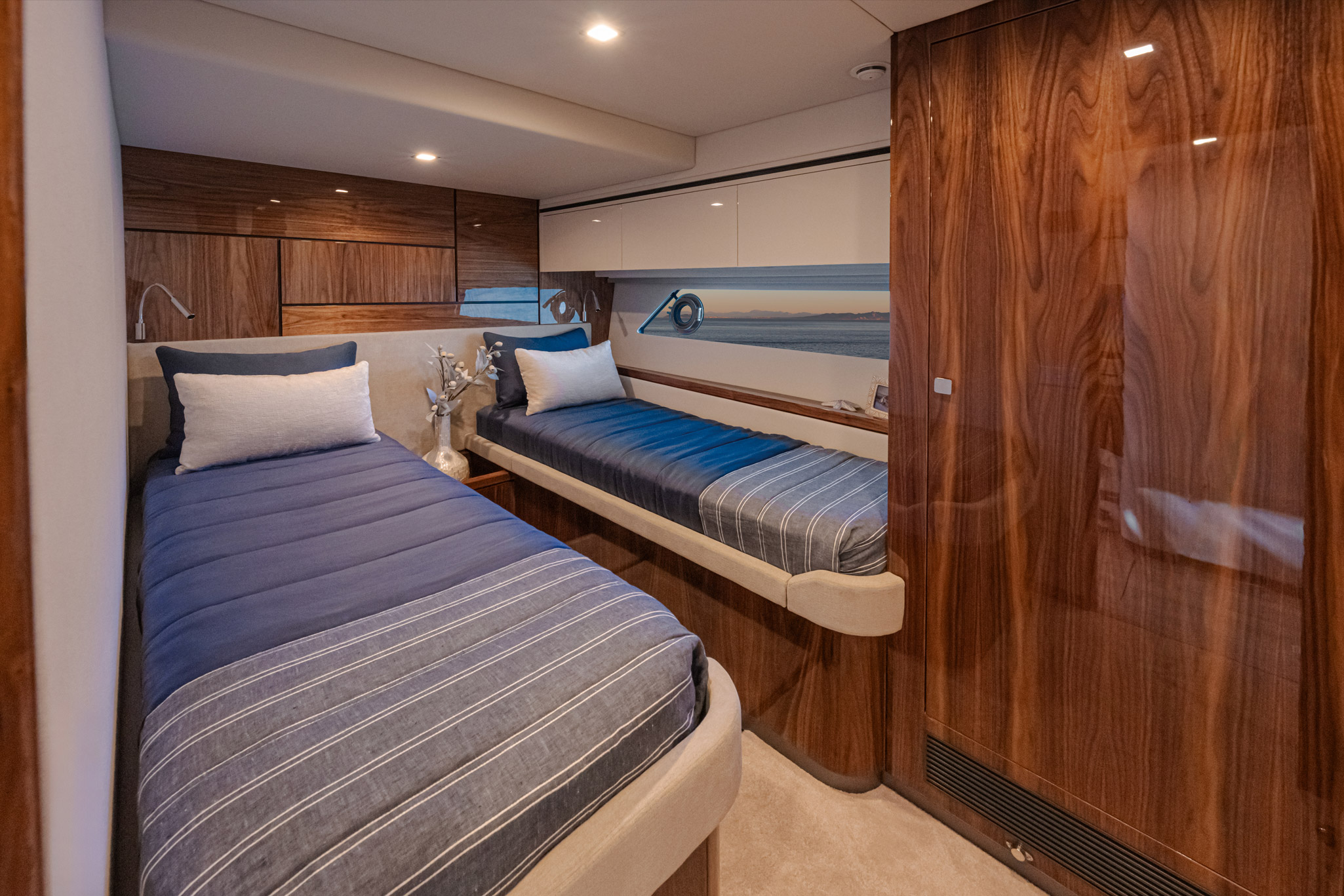 The 6800 offers the option to personalise your yacht in so many ways including the laundry, utility or crew cabin.
