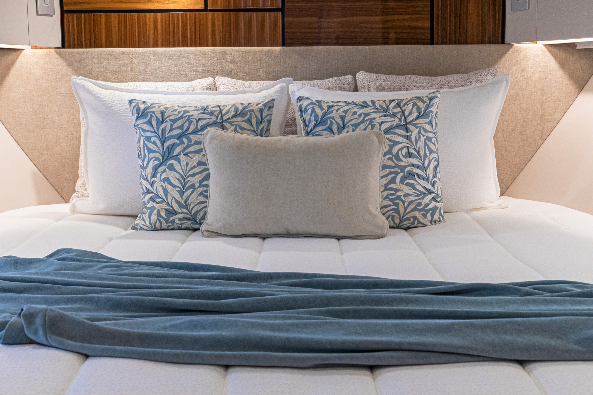 Riviera-Decor---Fleur-Range-VIP-Stateroom-Detail-01