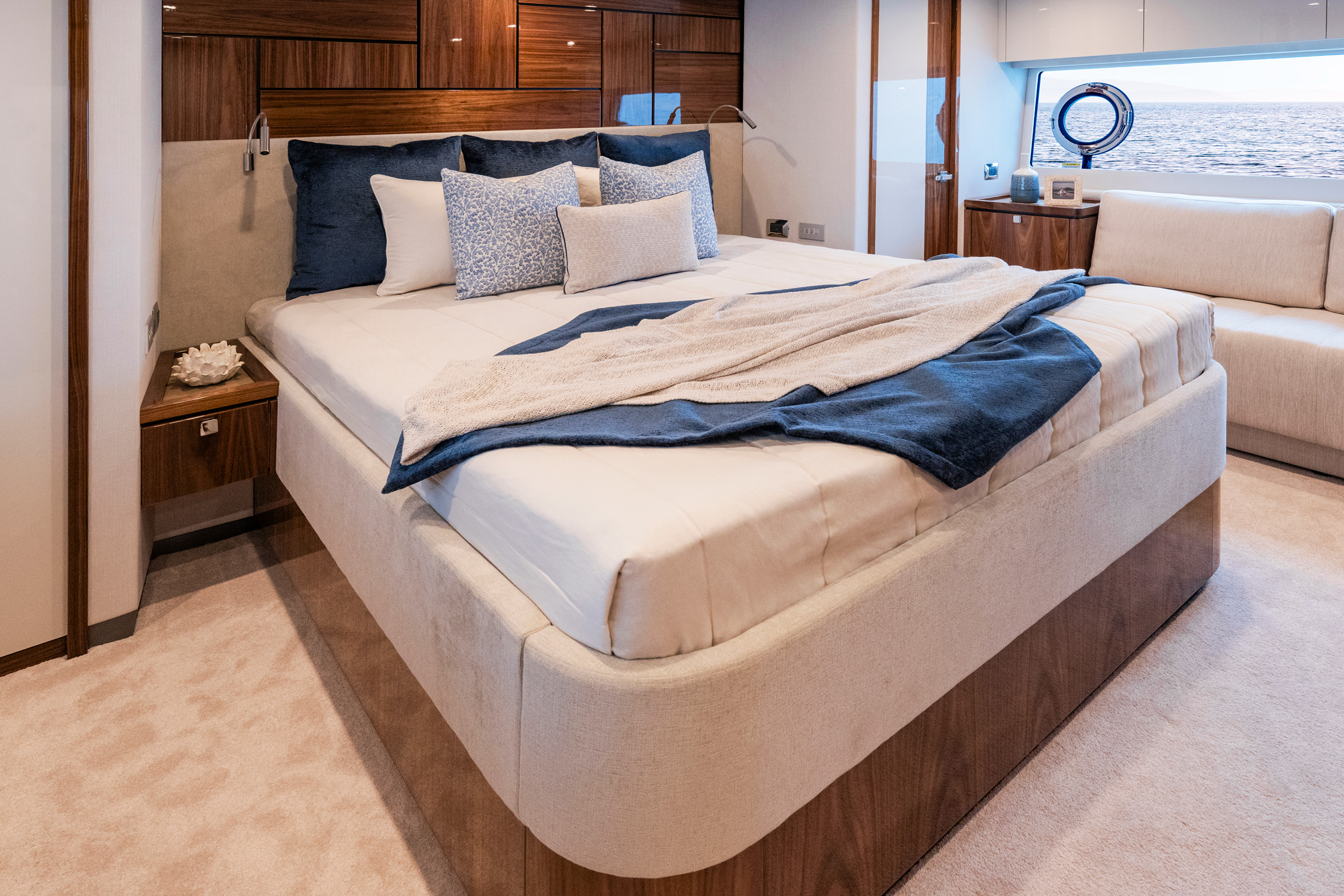 Riviera-Decor---Harbour-Range-Master-Stateroom-01