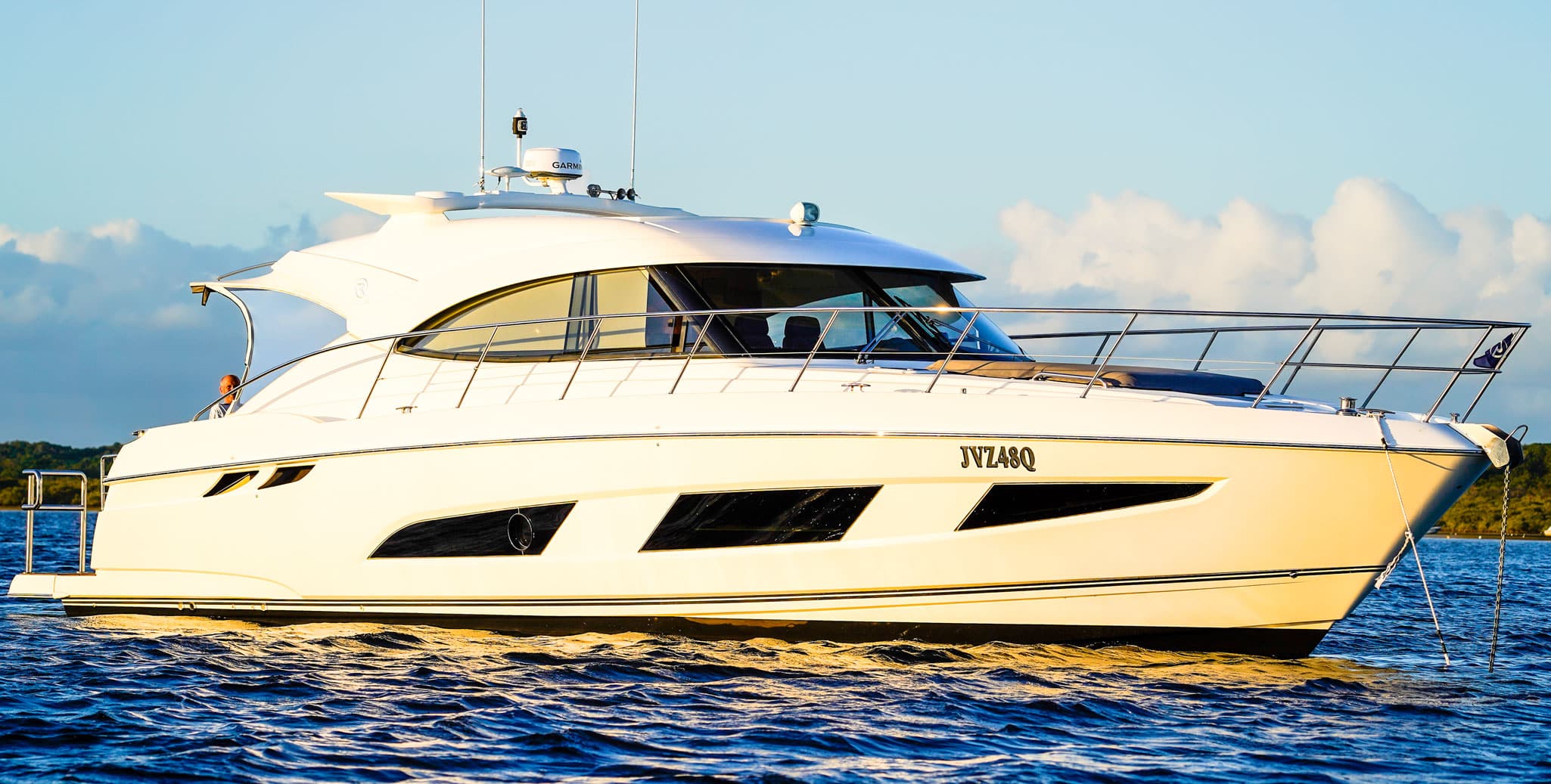 The 4800 Sport Yacht, Azure