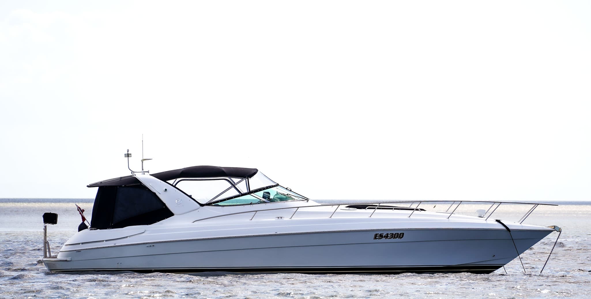 Escapade, a Riviera M340 Sports Cruiser