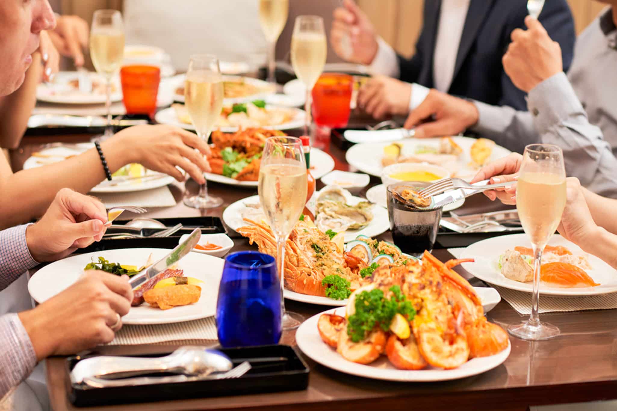 In San Diego you can cruise your motor yacht straight to the docks of some of the city’s best restaurants.