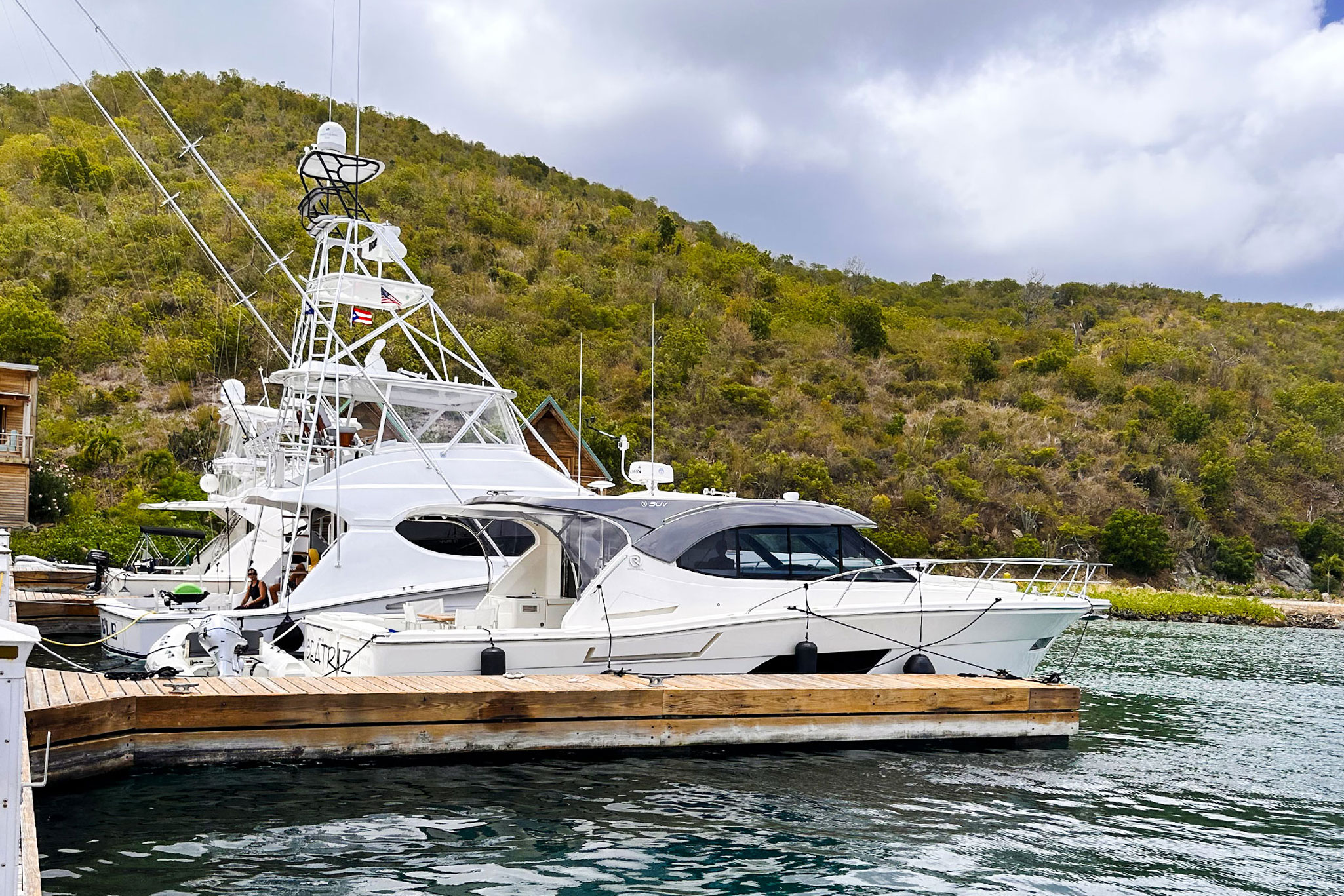 After the Xmas in July party, many of the Riviera owners enjoyed a leisurely cruise with a stop at the Bitter End Yacht Club.