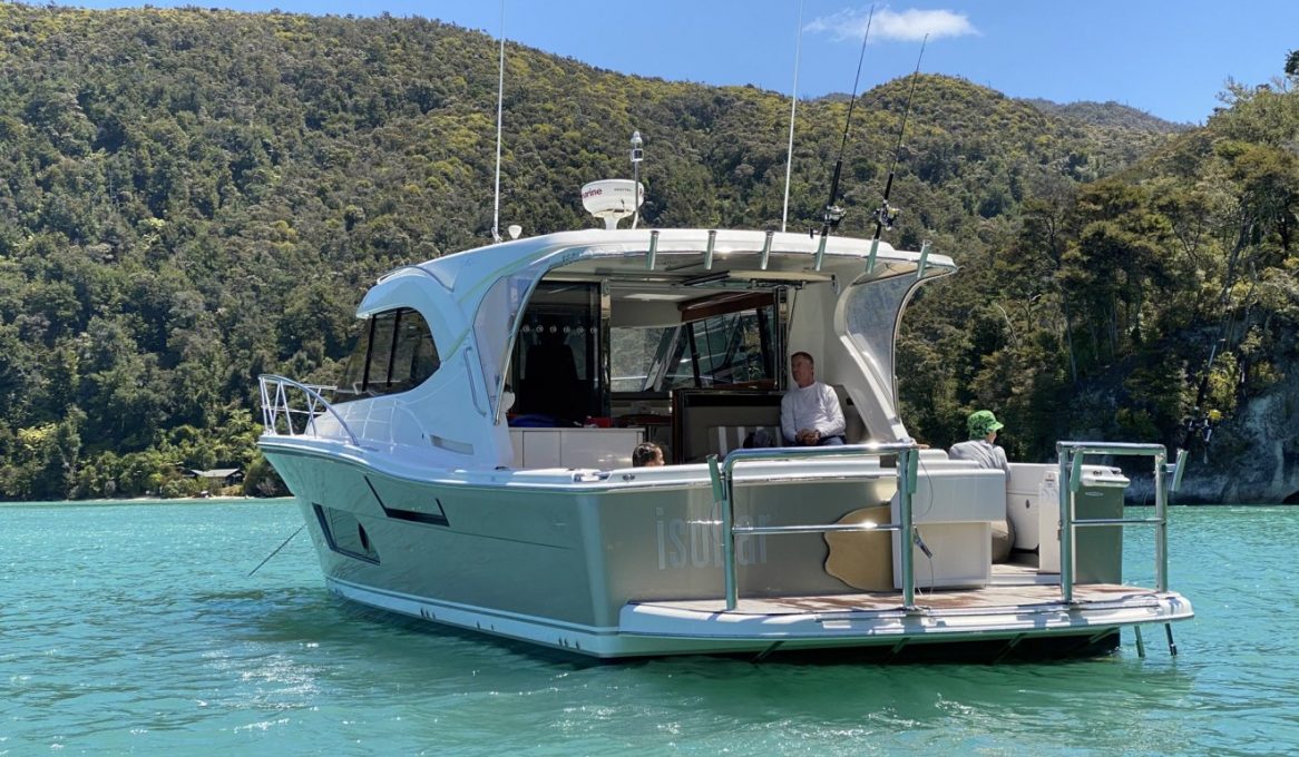 Abel-Tasman-National-Park-boasts-a-turquoise-sea-set-off-against-native-NZ-bush