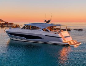 Riviera-6800-Sport-Yacht-PE-Anchored-08