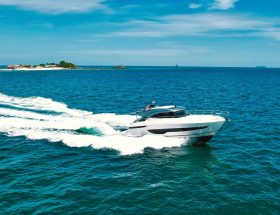 Running-near-Koh-Khai-Nai-Island-near-Phuket